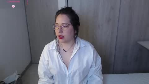 Snapshot of may_bloom chatting on 10.05.25 May online show from 10.05.25