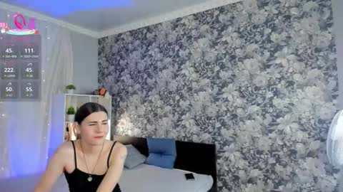 Snapshot of may_want chatting on 10.03.25 Leila online show from 10.03.25