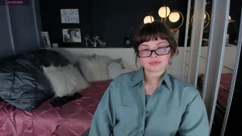 Snapshot of maya___muse chatting on 02.26.26 Maya online show from 02.26.26