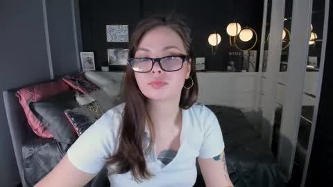 Snapshot of maya___muse chatting on 03.01.26 Maya online show from 03.01.26