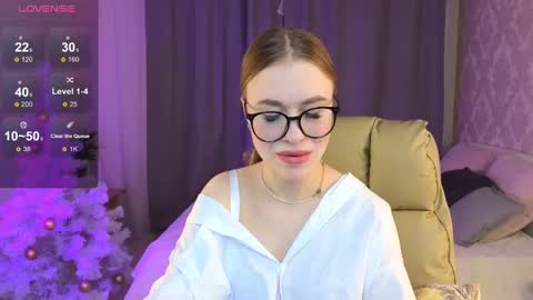 Snapshot of maya_lolly chatting on 12.24.24 Maya online show from 12.24.24