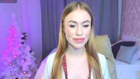 Snapshot of maya_lolly chatting on 01.04.25 Maya online show from 01.04.25