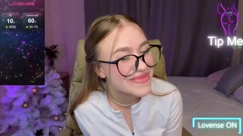 Snapshot of maya_lolly chatting on 01.14.25 Maya online show from 01.14.25