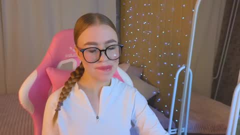 Snapshot of maya_lolly chatting on 01.17.25 Maya online show from 01.17.25