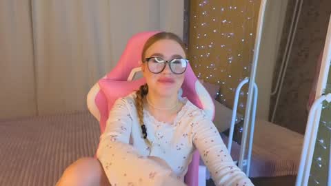 Snapshot of maya_lolly chatting on 01.17.25 Maya online show from 01.17.25