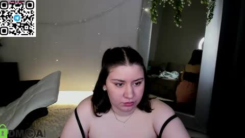 Snapshot of maya_raay chatting on 04.26.26 Maya online show from 04.26.26