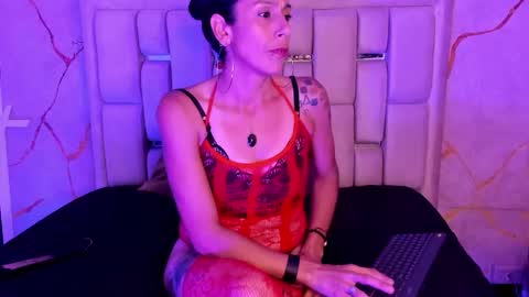 Snapshot of maya_storm_ chatting on 12.18.25 Maya Strom online show from 12.18.25