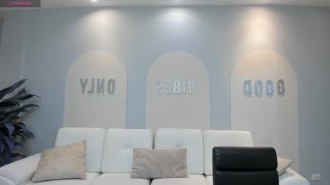 M A Y A    H O F F M A N online show from 02.24.26