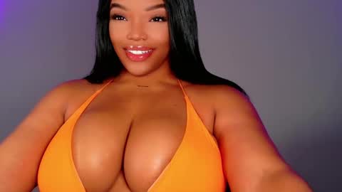 MayBabi online show from 09.10.25