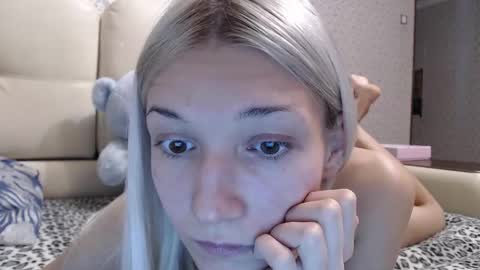 maybe_doll online show from 10.10.25