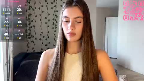 Snapshot of maybelletine chatting on 07.23.26 Sophie online show from 07.23.26