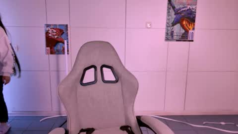 maybloom_ online show from 11.27.25