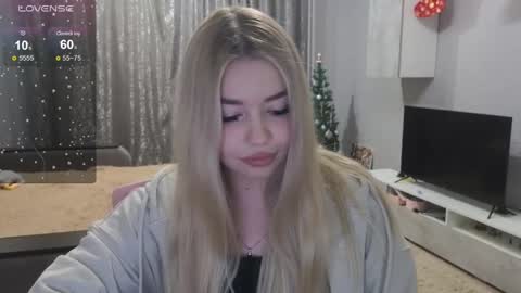 Snapshot of maymallorie chatting on 12.15.24 may online show from 12.15.24