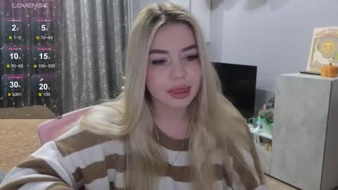 Snapshot of maymallorie chatting on 12.29.24 may online show from 12.29.24