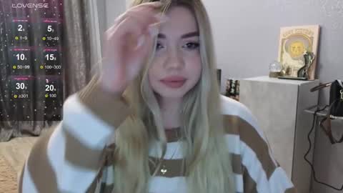 Snapshot of maymallorie chatting on 02.26.25 may online show from 02.26.25