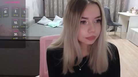 Snapshot of maymallorie chatting on 10.23.25 may online show from 10.23.25