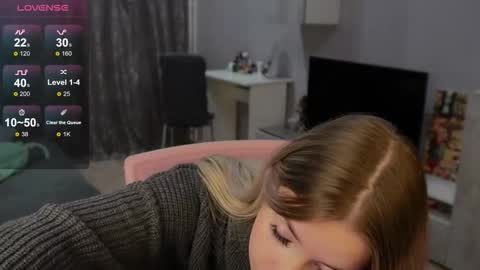 Snapshot of maymallorie chatting on 11.07.25 may online show from 11.07.25