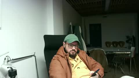 Snapshot of maythe4bwu chatting on 12.17.24 maythe4bwu online show from 12.17.24