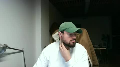 Snapshot of maythe4bwu chatting on 12.31.24 maythe4bwu online show from 12.31.24