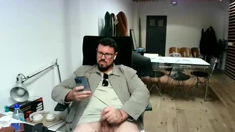 Snapshot of maythe4bwu chatting on 09.30.25 maythe4bwu online show from 09.30.25