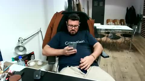 Snapshot of maythe4bwu chatting on 10.01.25 maythe4bwu online show from 10.01.25