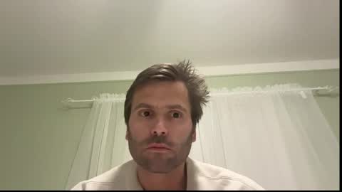 Snapshot of mbnc chatting on 04.08.26 lol online show from 04.08.26