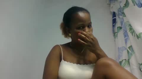 Snapshot of mbotyelizia chatting on 03.17.26 mbotyelizia online show from 03.17.26