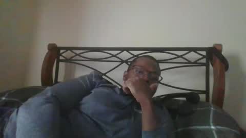 Snapshot of mbsupreme chatting on 09.10.25 Mark online show from 09.10.25