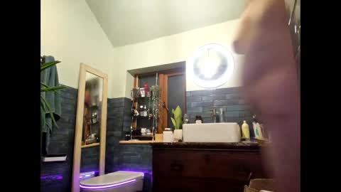 mccock16cm online show from 04.01.26