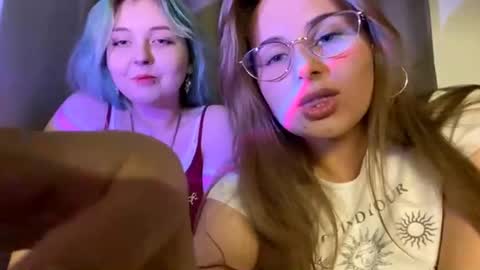 Snapshot of mckenzieflorczak chatting on 07.29.26 Anne and Ellie online show from 07.29.26