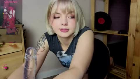 Snapshot of me1inmonro chatting on 11.28.25 me1inmonro online show from 11.28.25