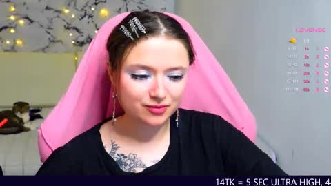 Snapshot of me_hanna chatting on 03.06.25 Hanna online show from 03.06.25