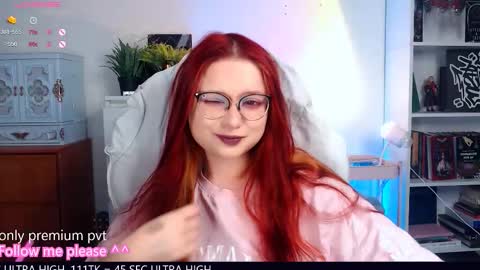 Snapshot of me_hanna chatting on 10.29.25 Hanna online show from 10.29.25