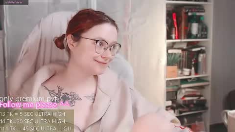 Snapshot of me_hanna chatting on 04.29.26 Hanna online show from 04.29.26