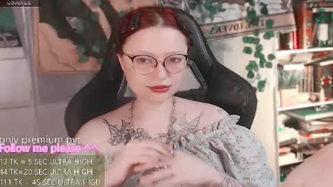 Snapshot of me_hanna chatting on 05.07.26 Hanna online show from 05.07.26