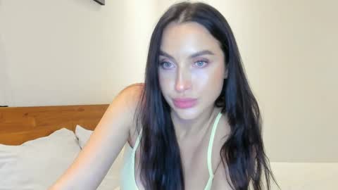 Snapshot of me_lina_ chatting on 02.10.25 Alice online show from 02.10.25