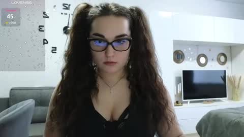 Snapshot of me_lissa_sun chatting on 12.10.24 Melissa online show from 12.10.24