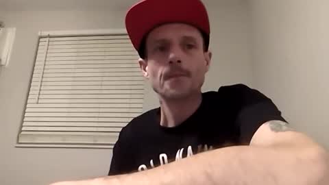 Snapshot of meanfinger chatting on 02.12.26 Jizzy online show from 02.12.26