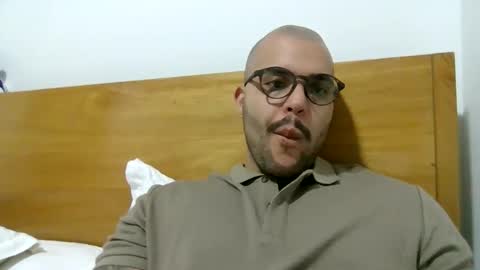 Snapshot of medellindrak chatting on 01.01.25 filippoae online show from 01.01.25