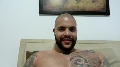 Snapshot of medellindrak chatting on 10.20.25 filippoae online show from 10.20.25