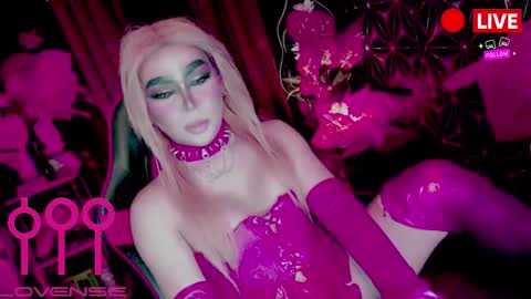 THE QUEEN ALPHA   Queen Medusa Prey online show from 03.21.26