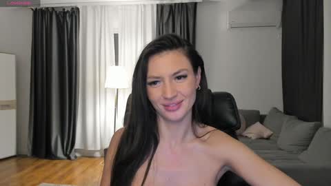 Snapshot of medussaeyes chatting on 01.25.25 MedussaEyes online show from 01.25.25
