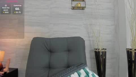 meegan_lopezz online show from 02.04.25