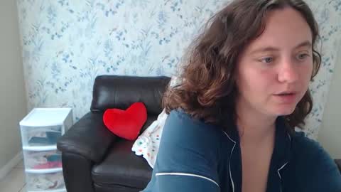 Snapshot of meeka_peeka chatting on 02.24.26 Meeka Peeka online show from 02.24.26