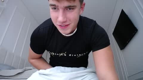 Snapshot of megamaxxxl chatting on 09.16.25 Max online show from 09.16.25