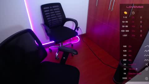 Snapshot of megan_bluee_ chatting on 02.26.25 Megan Bluee online show from 02.26.25