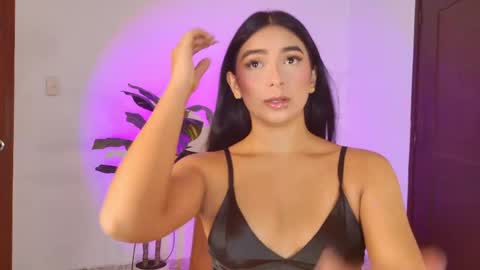 Snapshot of megan_cruzgb chatting on 05.20.26 Carolina Paez online show from 05.20.26