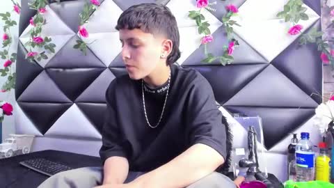 megan_thompsonn_ online show from 11.13.25