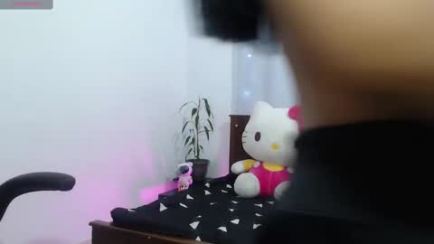 Snapshot of meganfox2244397 chatting on 03.05.25 meganfox online show from 03.05.25