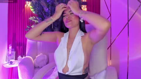 Snapshot of meganfox9 chatting on 05.20.26 Megan Nice to meet you online show from 05.20.26
